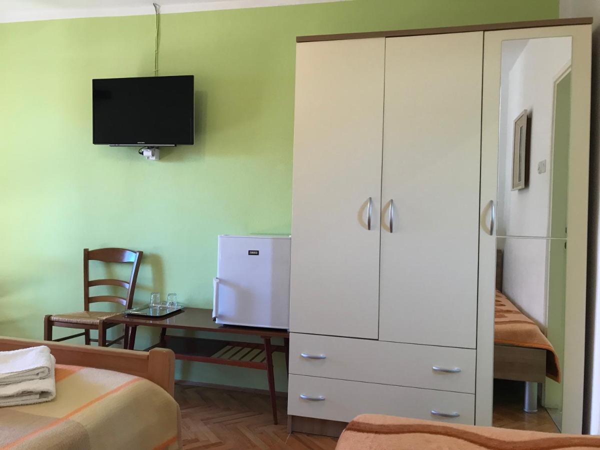 Summer Rooms Baska Exterior foto