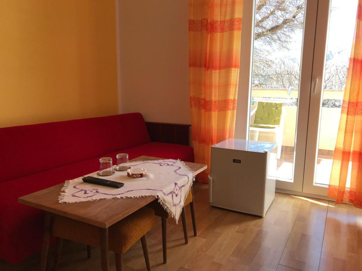 Summer Rooms Baska Exterior foto